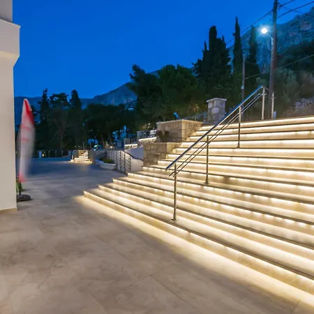 Szálloda Plaza 3*